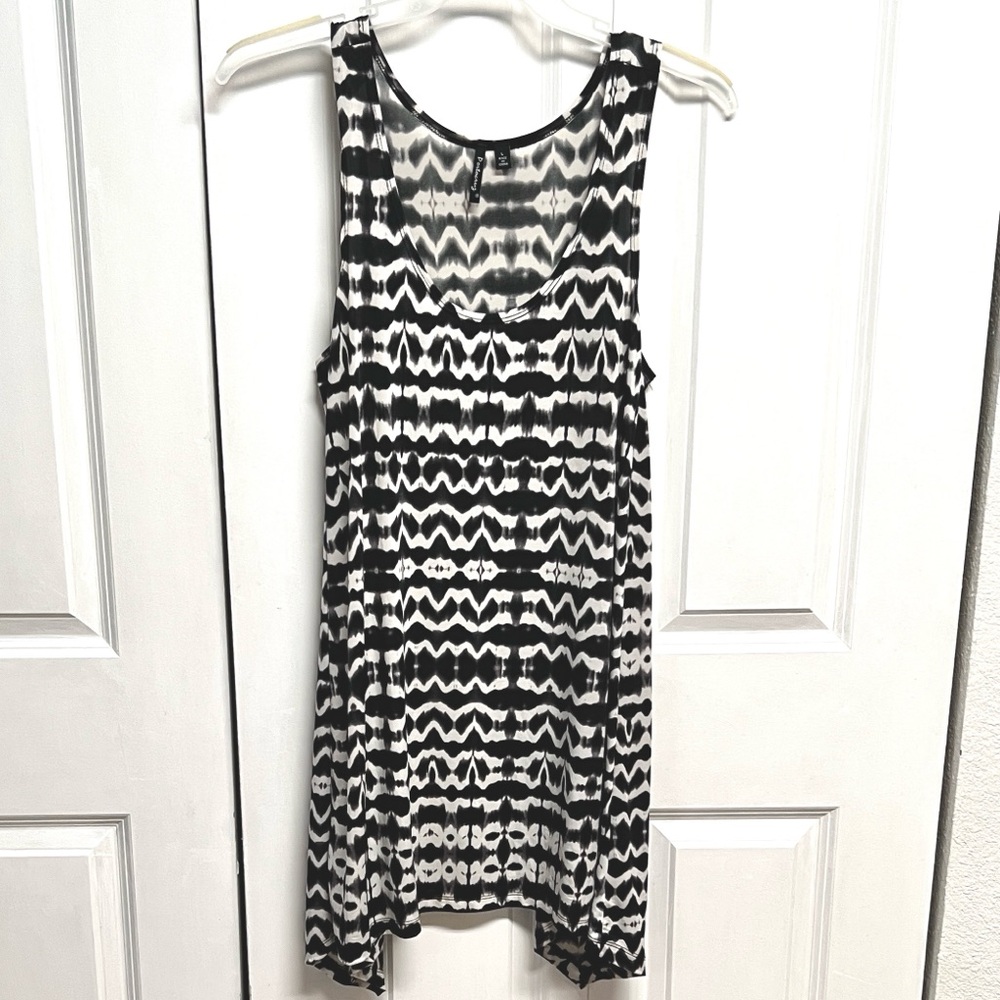 Porto Cruz Sleeveless Black and White Patterned Cover Up Size L